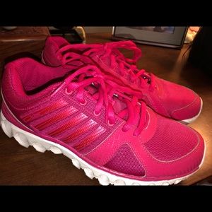K-Swiss hot pink sneaker